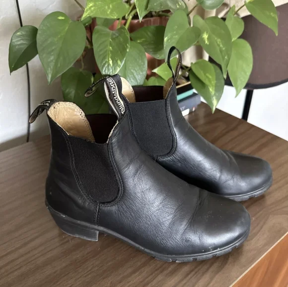 Blundstone black leather Chelsea boots 9.5 - Picture 1 of 6